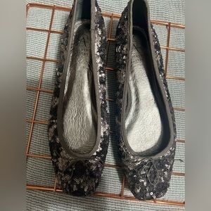 Adrianna Papell Zoe Ballet Flats Shoes Gray Leather Slip On Sequin size 8.5